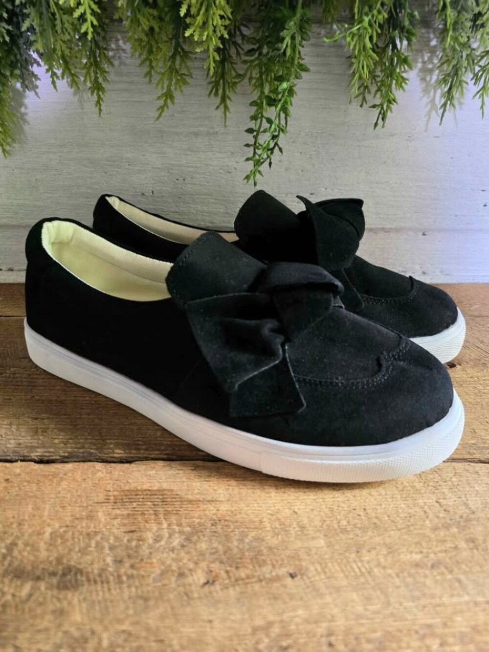 Cute Black & White Bow Loafer Slip On Platform Shoes Size 9